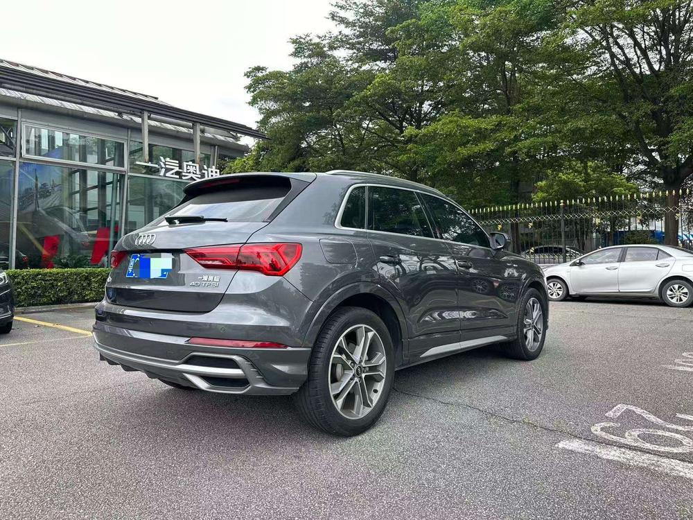 AUDI Q3 2022 40 TFSI Stylish Dynamic