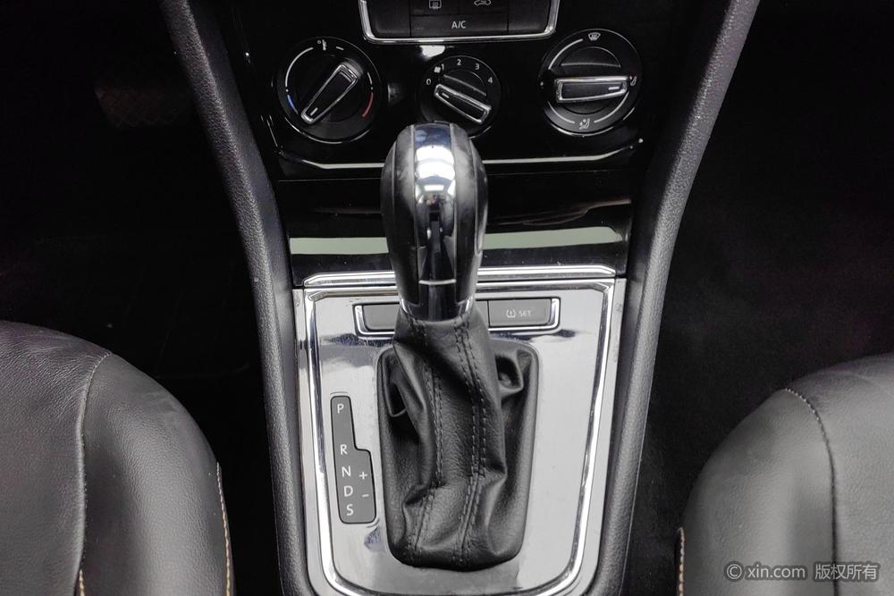 Volkswagen Bora 2016 1.6L Automatic Comfort – фото 15