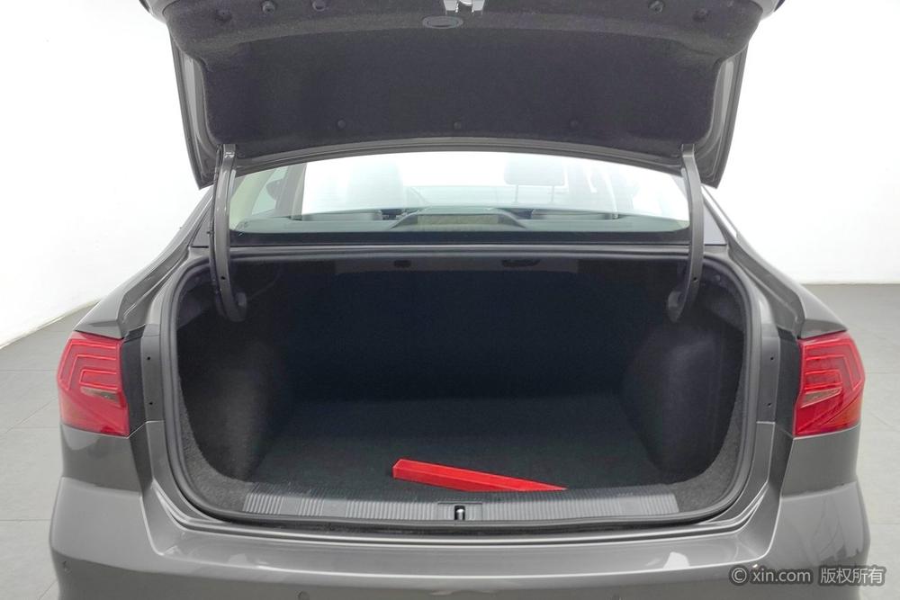 Volkswagen Bora 2016 1.6L Automatic Comfort – фото 23
