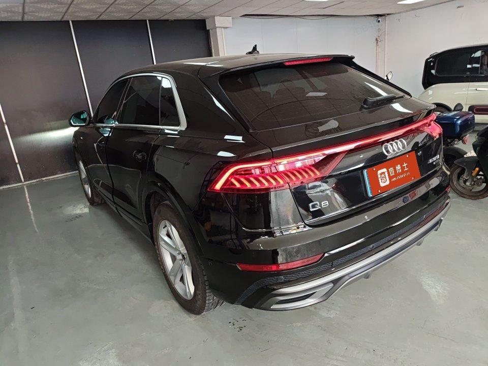 Audi Q8 2022 45 TFSI Luxury Dynamic