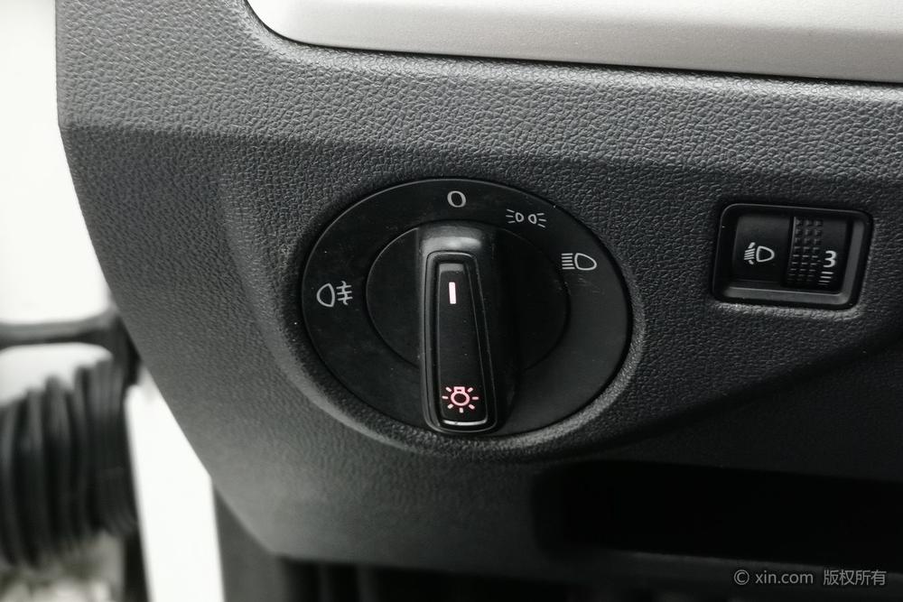 Volkswagen Lavida 2017 модификация 1.6L Manual Fashion edition – фото 17